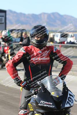 media/Dec-01-2025-Moto Forza (Mon) [[2daa91e15f]]/4-Around the Pits/